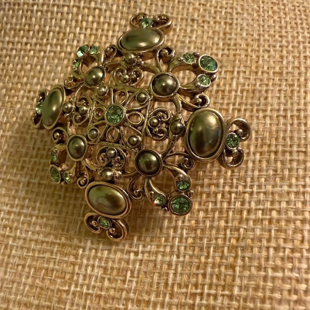 Exquisite Liz Clairborne Gold and Green Brooch